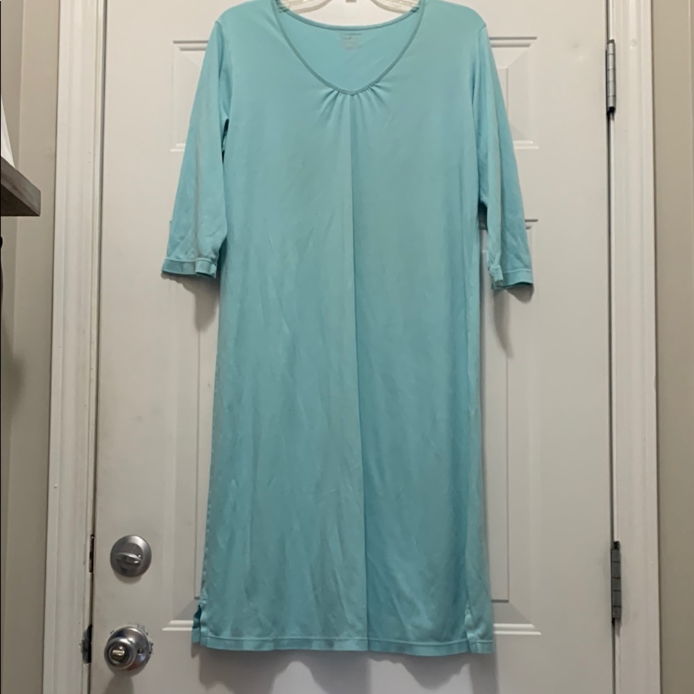 3/$15 L.L. Bean 100% Cotton Robins Egg Blue V-Neck Dress